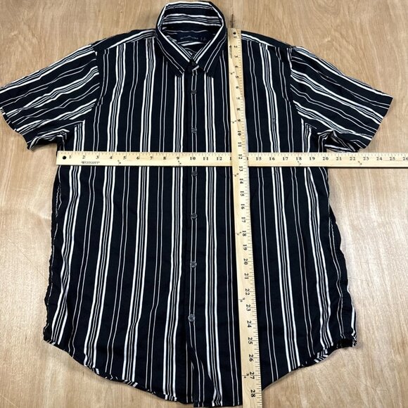 Abercrombie Fitch Men’s Black & White Short Sleeve Button Up Shirt Size Large - Picture 3 of 4